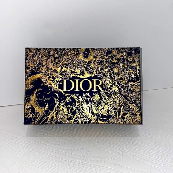 Dior Gift Box With Tissue Paper - Picture 1 of 9